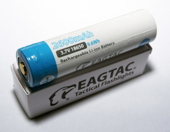 Accumulateur Li-Ion EagleTac 18650 2600mAh 3.7V - 3C Décharge max - Protégé -Neuf